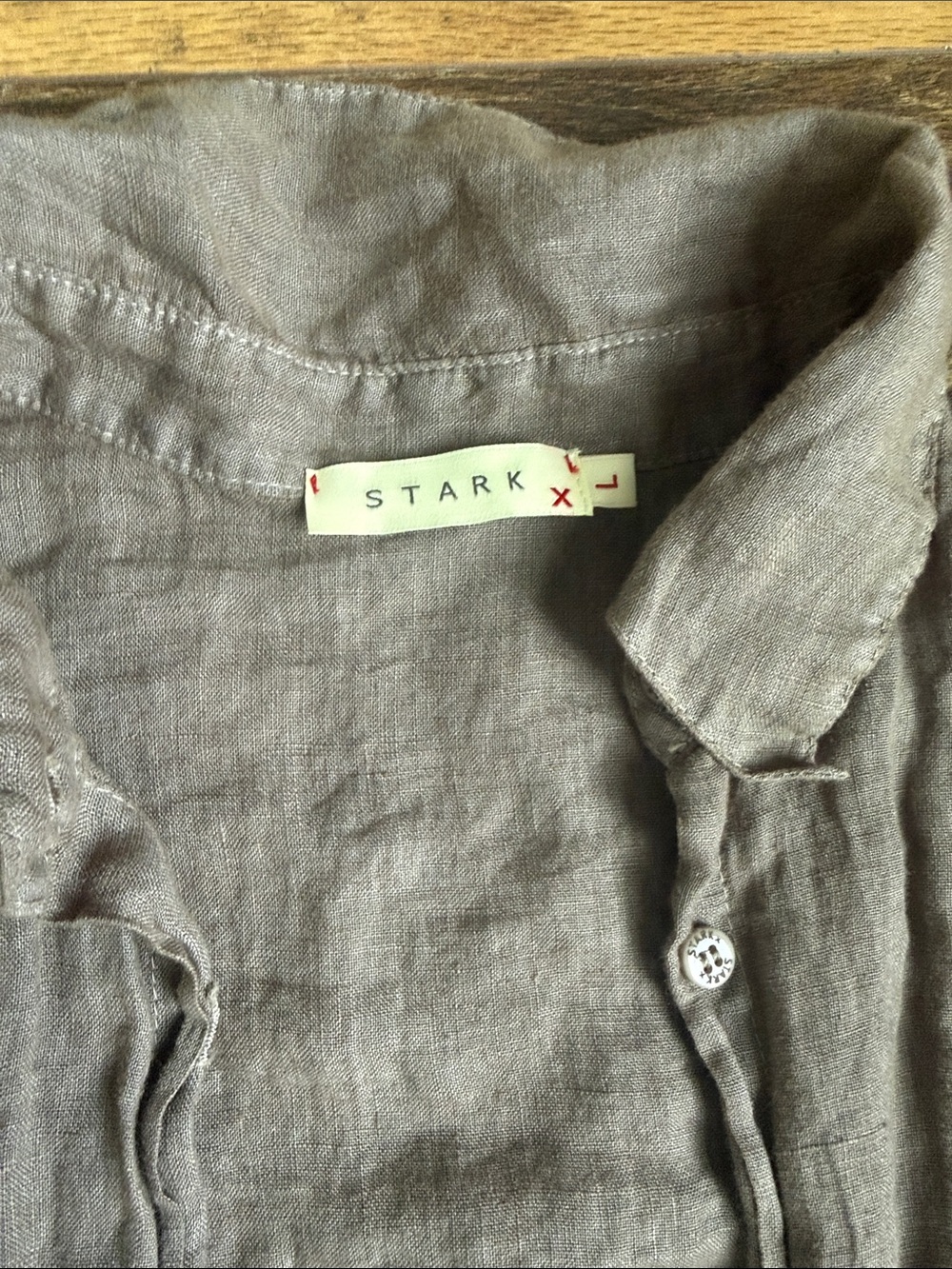 Lightweight Linen Button-Up Shirt - Picture 2 of 3